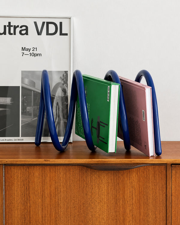 Modü Coiled Metal Magazine Rack