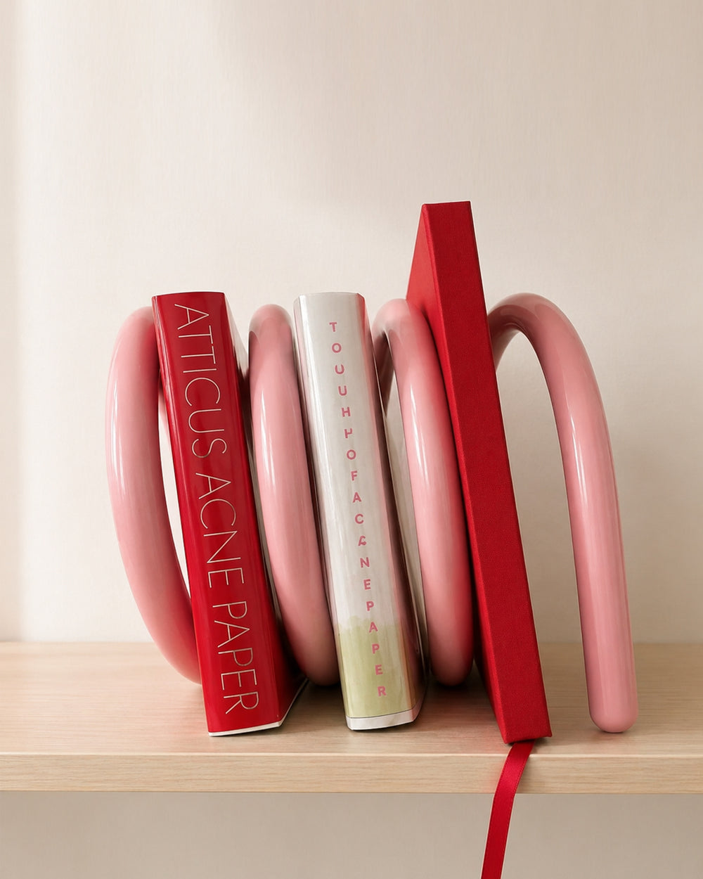 Modü Coiled Metal Magazine Rack