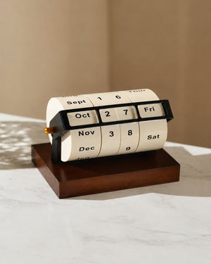CMYD Rotating Wheel Retro Wooden Calendar