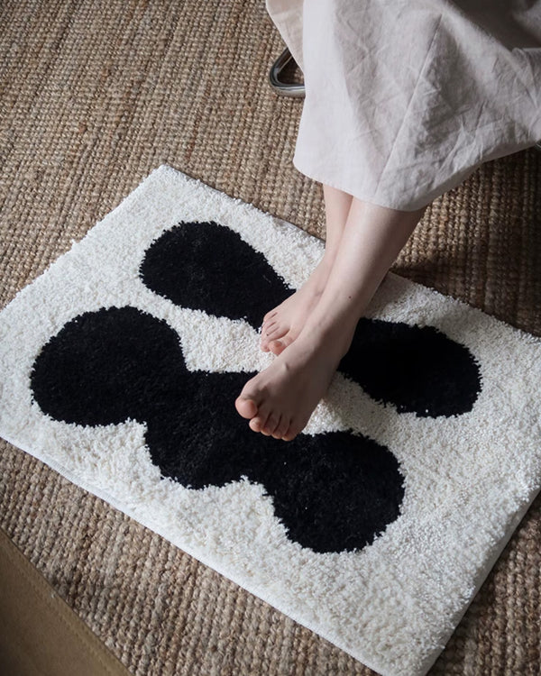 MokoMoko Biomorphic Double Oval Tufted Doormat