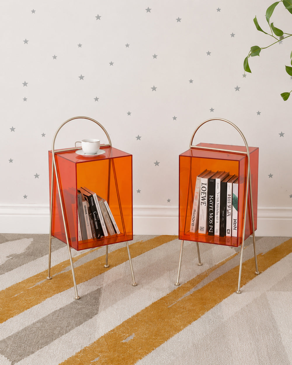 de homê Translucent Acrylic Side Table
