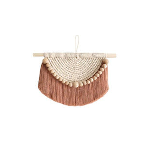 Handgewebter Wandteppich aus Baumwolle mit Makramee und Kugeldekor