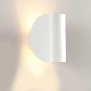 Gefaltete Wandleuchte im italienischen Designerstil